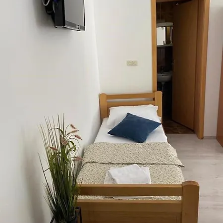 Dvorski * Baska Voda