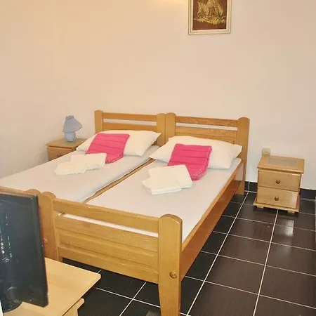 Apartment Dvorski Baska Voda