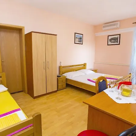 Dvorski Apartment *